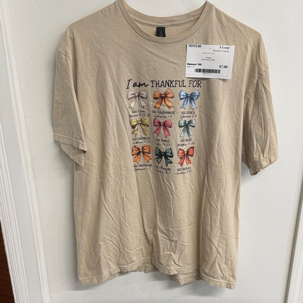 Gildan Beige Short Sleeve Tee with Colorful Bow Design
